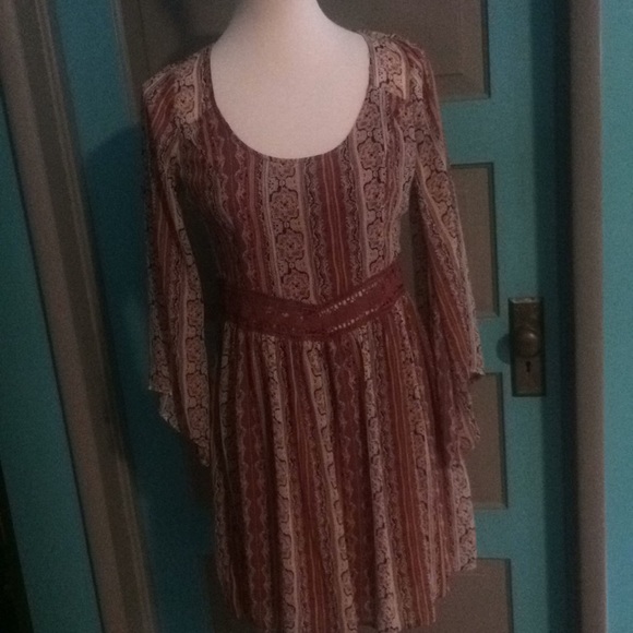 🔥Hollister dress boho style with flowing sleeves. - Picture 2 of 8